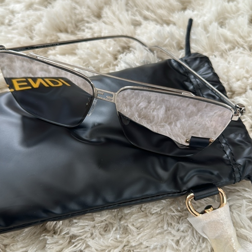 Fendi Silver Sunglasses with Black Fendi pouch-new - Picture 2 of 6